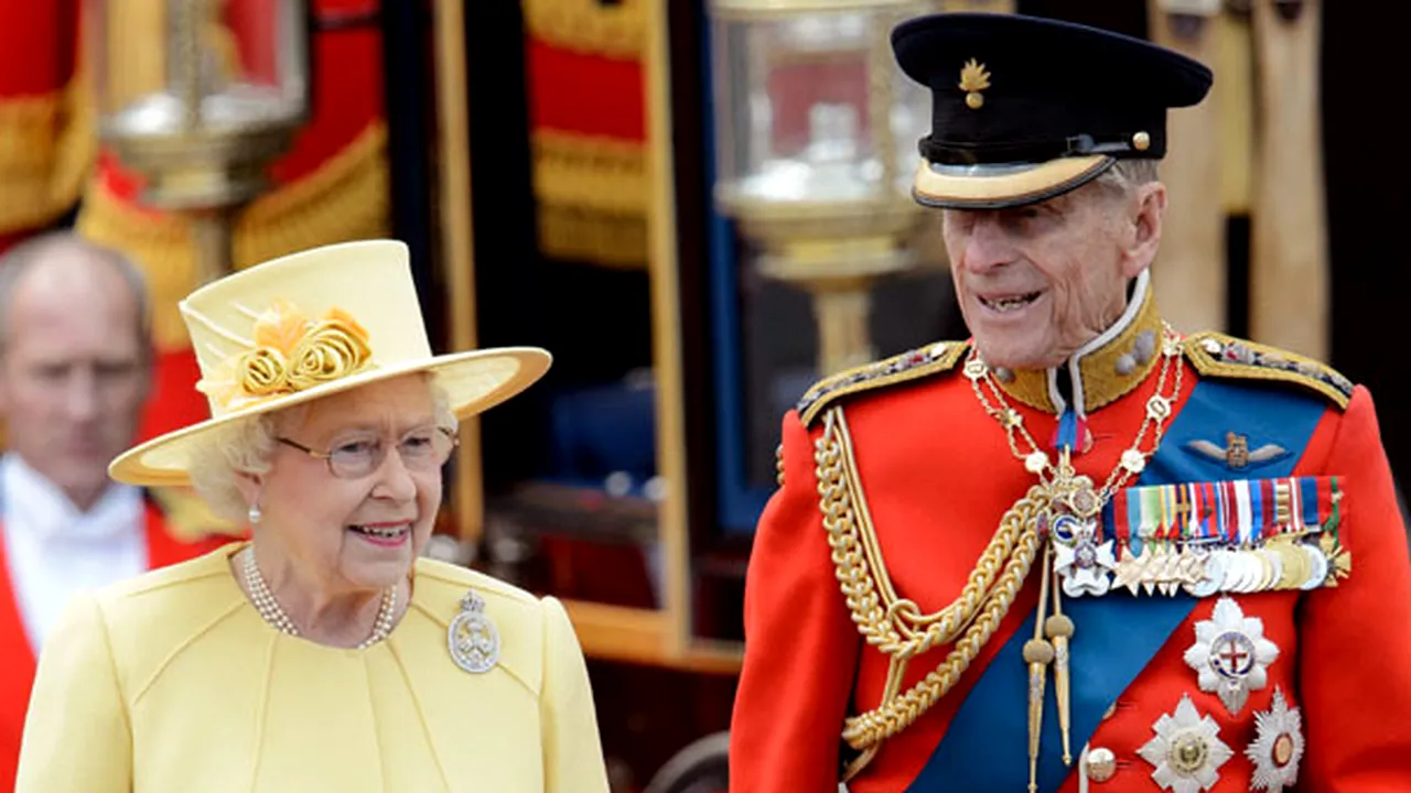 Regina Elizabeth a II-a a celebrat cea de-a 86-a aniversare. Prinţul Philip, la prima apariţie publică după spitalizare - FOTO