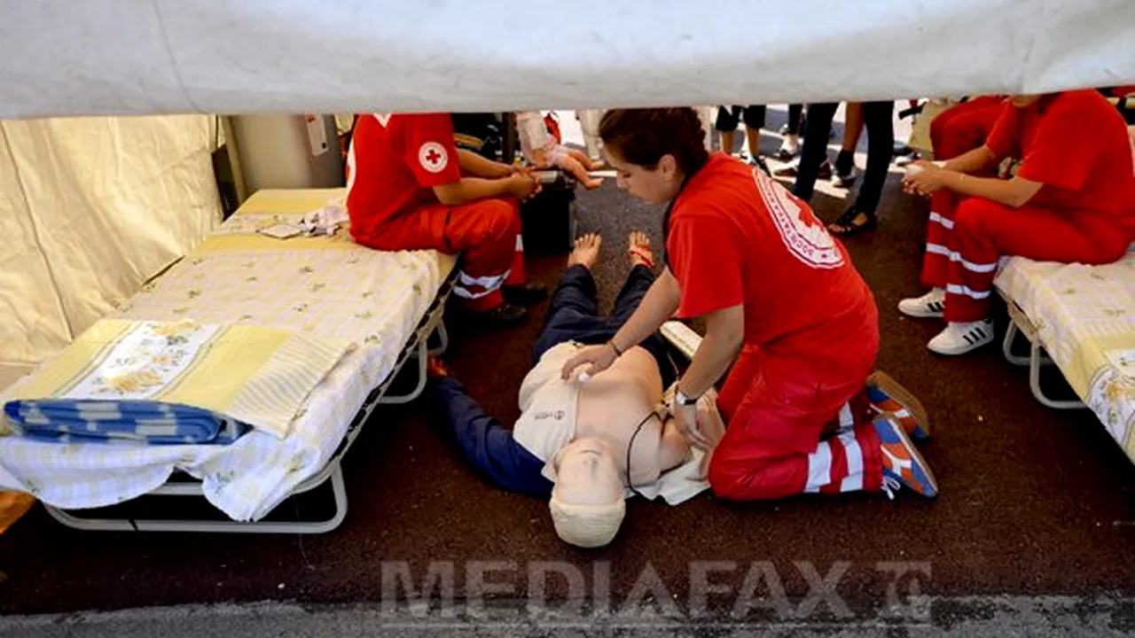 Bucureştenii pot învăţa tehnicile de resuscitare, în Zilele Porţilor Deschise la Serviciul de Ambulanţă Bucureşti-Ilfov