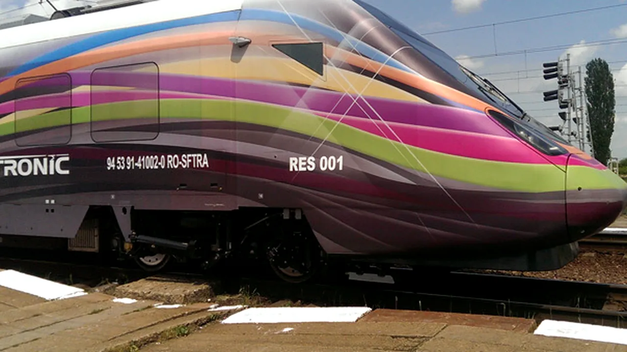 Ponta, în primul tren electric românesc: Arată mai bine ca orice tren din Franţa sau SUA. Cum arată trenul Hyperion - FOTO