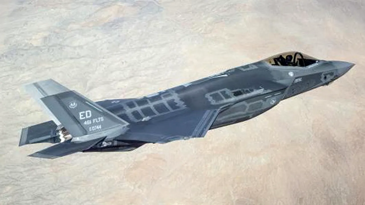 Rămăşite ale avionului japonez F-35, descoperite în apele Oceanului Pacific, în zona unde aeronava a dispărut de pe radare