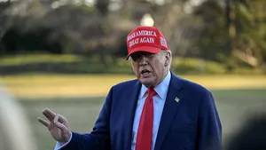 Trump a solicitat verificarea importurilor de lemn şi ar putea impune noi taxe vamale