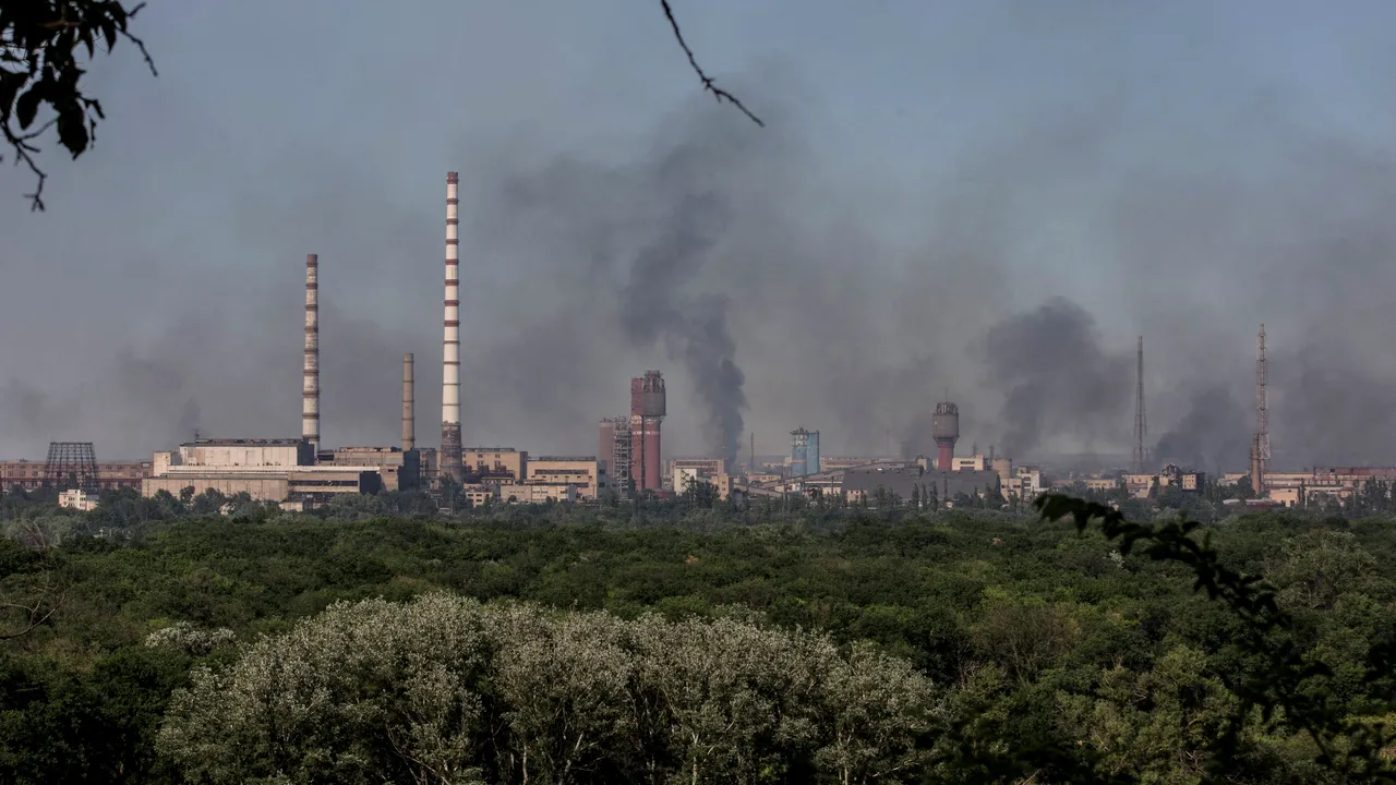 Bombardamente intense la uzina chimică din Severodonetsk. În interior se află sute de civili