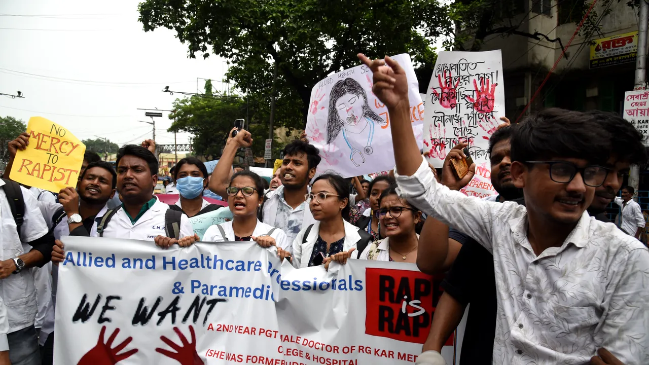 Grevă a medicilor în India, după ce o doctoriţă de 31 de ani a fost violată şi ucisă 