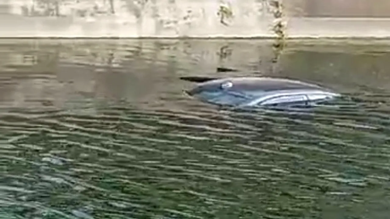 Un şofer băut a plonjat cu maşina în Dâmboviţa