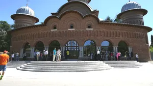 Locul unde va fi înmormântat Regele Mihai I. Protosinghelul Arhiepiscop din Curtea de Argeş:  Există deja “scheletul” ceremonialului de la funeraliile Reginei Ana.