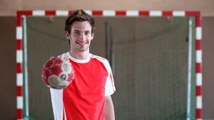 Olimpiada Liceelor: Media şi Mircea Eliade au câştigat finalele la handbal, feminin şi masculin