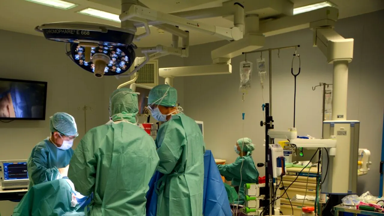 Au crezut că este mahmură, dar avea AVC. O tânără de 24 de ani a rămas paralizată după o eroare medicală