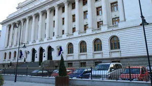 BNR: Consumul, similar perioadei precriză, a contribuit cel mai mult la creşterea economiei 