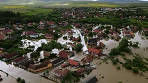 GALERIE FOTO Inundații în Brașov: 120 de hectare sub apă, 86 de case și 90 de curți afectate