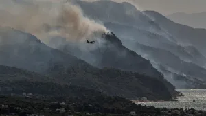Atenţionare de călătorie în Grecia: Pericol ridicat de incendii. Care sunt cele mai expuse zone