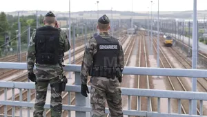 Parisul cere ajutor suplimentar din partea Londrei în privinţa imigranţilor din zona Eurotunelului