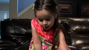 O fetiţă din Arizona, în vârstă de trei ani, cu un coeficient de inteligenţă de 160, admisă în Mensa - VIDEO