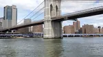 Doi marinari au murit după ce nava Marinei Mexicane s-a izbit de Podul Brooklyn
