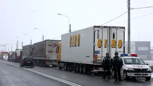 60 de tiruri oprite la Bechet au plecat spre Craiova însoţite de maşini de Poliţie
