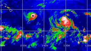Hawaii, pe traiectoria a două uragane