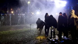 Proteste violente în Germania, împotriva unui convoi de deşeuri radioactive