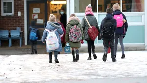 Redeschiderea şcolilor nu e o problemă doar în România. Boris Johnson rezistă presiunilor, după ce Scoţia a anunţat întoarcerea elevilor în clase