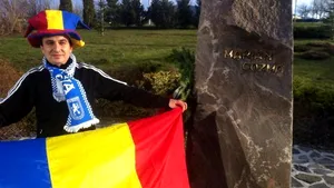 Fanii echipelor Gyor şi Oltchim au aprins lumânări la statuia lui Marian Cozma, din Veszprem - FOTO