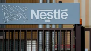 Laptele praf Nestlé, sub alertă. Produse retrase din cauza riscului de contaminare