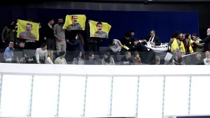 Incidente. Parlamentul European, evacuat: Protestatari kurzi ameninţă că se aruncă de la balcon