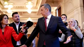 POLITIC Simion către Grindeanu: „Aruncați pensionarilor un oscior în scârbă dintr-un avion Nordis”. Replica liderului PSD: „Dacă erați premier, eram păziți de ruși”