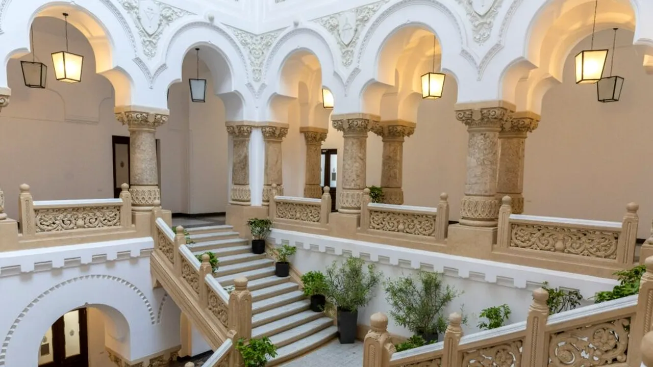 Tururi ghidate gratuite în weekend la Primăria Capitalei