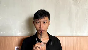 Inedit. Un student a devenit milionar în dolari din greşeală, vânzând selfie-uri pentru NFT