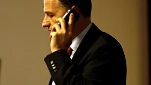 Geoană a fost sunat de Voicu, dar nu i s-a cerut să aprobe reţinerea acestuia