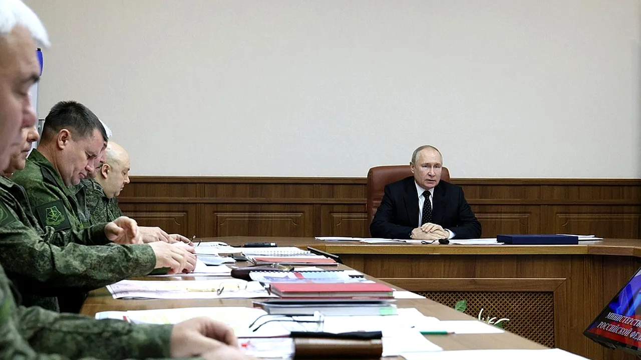 Rusia pregăteşte următoarea fază a războiului. Putin a stat o zi întreagă în şedinţă cu comandanţii militari pentru a discuta strategia din Ucraina