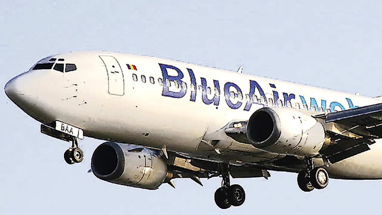 Aterizare de urgenţă în Marea Britanie a unui avion de pasageri care venea din România. Piloţii, autorizaţi să reia zborul - VIDEO