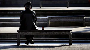 Reportaj. Ce fac bătrânii din Bucureşti în oraş. Bărbat: „Am vrut să ies eu”