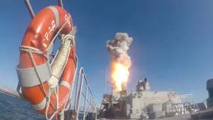 Războiul din Ucraina, ziua 134. Încercările Occidentului de a pedepsi Rusia pentru invazie nu sunt văzute cu ochi buni de către Moscova / Ruşii avansează încet în estul Ucrainei / Bombardamentele masive distrug aşezările aflate pe linia frontului / Ucraina îi mulţumeşte lui Boris Johnson / Provocările lui Putin