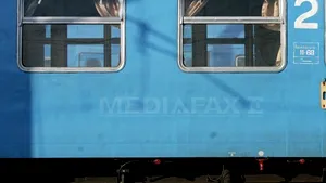 Trenul ce transporta obiecte cu specific militar era privat, nu era necesară informarea autorităţilor