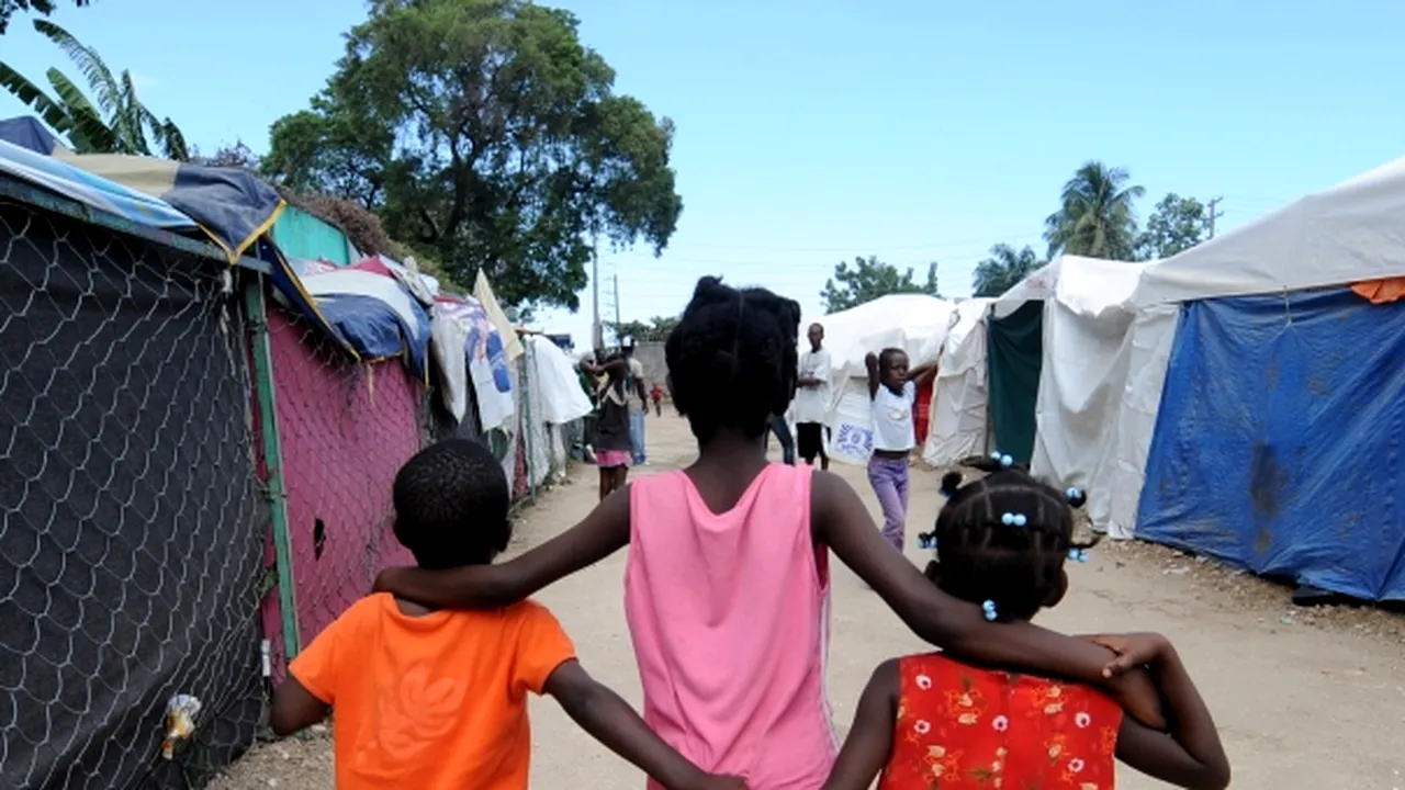 Majoritatea copiilor cu care zece americani au vrut să plece din Haiti au încă familii
