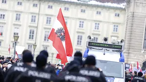 Adolescent arestat pentru că plănuia un atac la o sinagogă din Viena