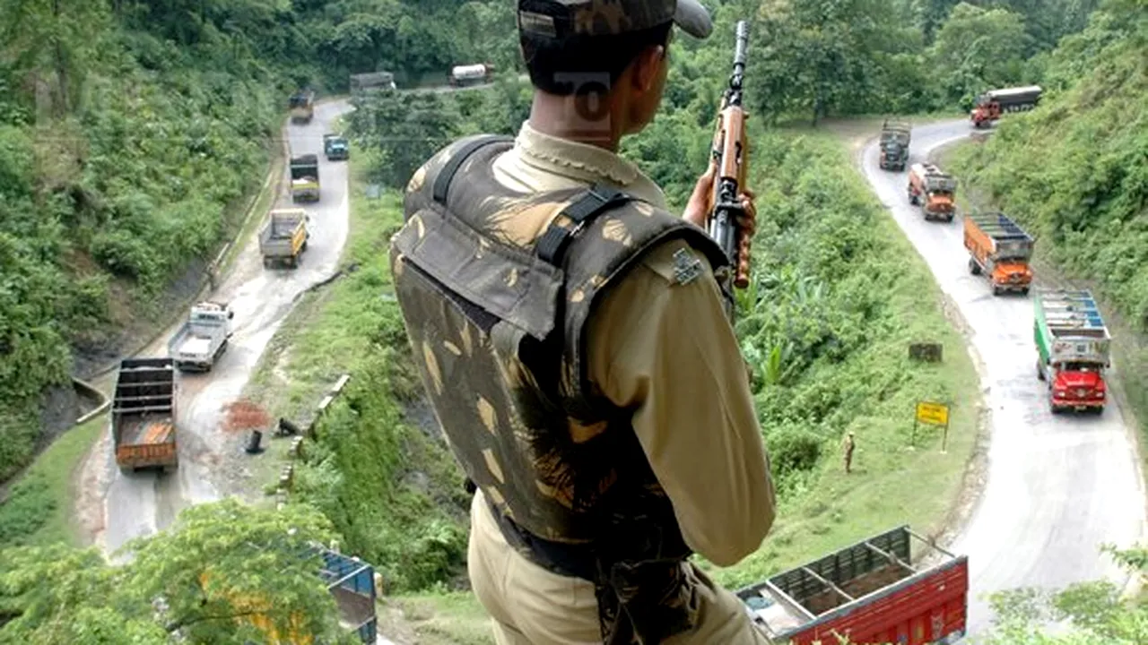 India trimite noi trupe militare la graniţa cu China