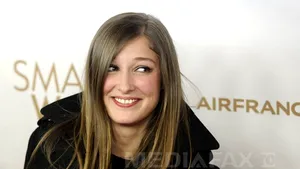 Actriţa Alexandra Maria Lara, decorată de preşedintele Băsescu 