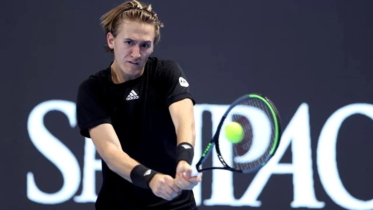 Antrenament în carantină. Un jucător de tenis şi-a făcut singur rău lovind mingea de peretele camerei de hotel