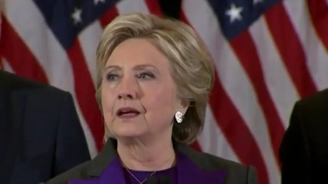 Hillary Clinton îi reaminteşte lui Michael Flynn de consecinţele ”ştirilor false”, după demisia acestuia. Mesajul neaşteptat al fostului secretar de Stat al SUA
