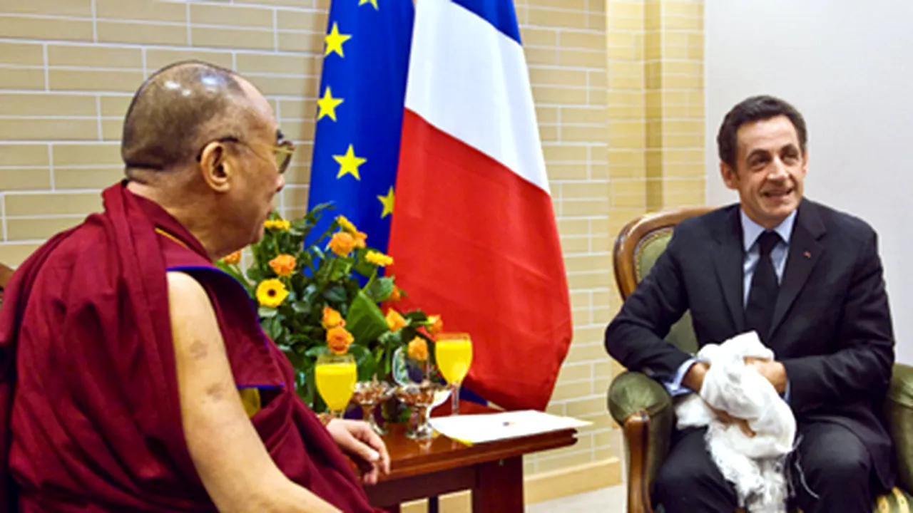 Presa chineză critică în continuare Franţa