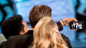 Software-ul bate optica. Aparatul de fotografiat va fi în curând istorie