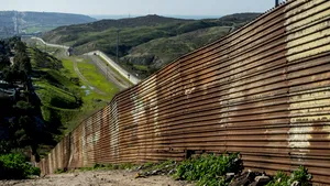 The Washington Post: Donald Trump l-a somat pe preşedintele Mexicului să nu mai spună public că nu va plăti zidul de la frontiera cu SUA/ New Hampshire, o 