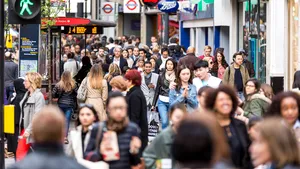 Cifra cetăţenilor din UE care lucrează în Marea Britanie a înregistrat un nivel record, pe fondul unei creşteri semnificative a numărului de bulgari şi români