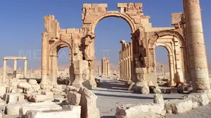 Rusia va ajuta la deminarea Palmirei, i-a promis Putin directoarei Unesco