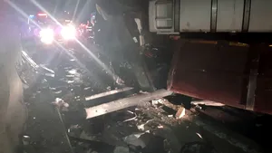 Grav accident de circulaţie în Ungaria, între un microbuz şi un autobuz | Trei români au murit şi alţi cinci au fost răniţi