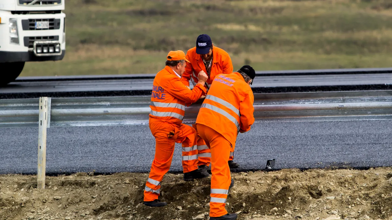 Autorizaţia de construcţie pentru racordarea autostrăzii A3 cu Bucureştiul a fost eliberată. Valoarea lucrărilor: 22,6 milioane de lei. Termenul de execuţie: august 2018