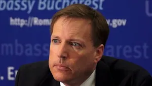 EXCLUSIV - Însărcinatul american cu afaceri, Duane Butcher: Urmărim cu mare atenţie revizuirea Constituţiei, trebuie respectat statul de drept - VIDEO