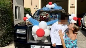 Cadou inedit, pentru un copil de 12 ani. Băiatul a primit un Rolls Royce de 250.000 lire sterline de la mama sa