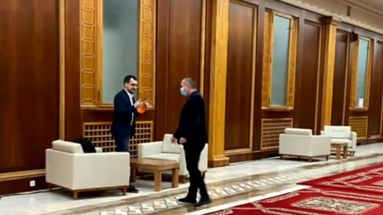 Ministrul Sănătăţii, Vlad Voiculescu, amendat cu 1.500 de lei pentru nepurtarea măştii