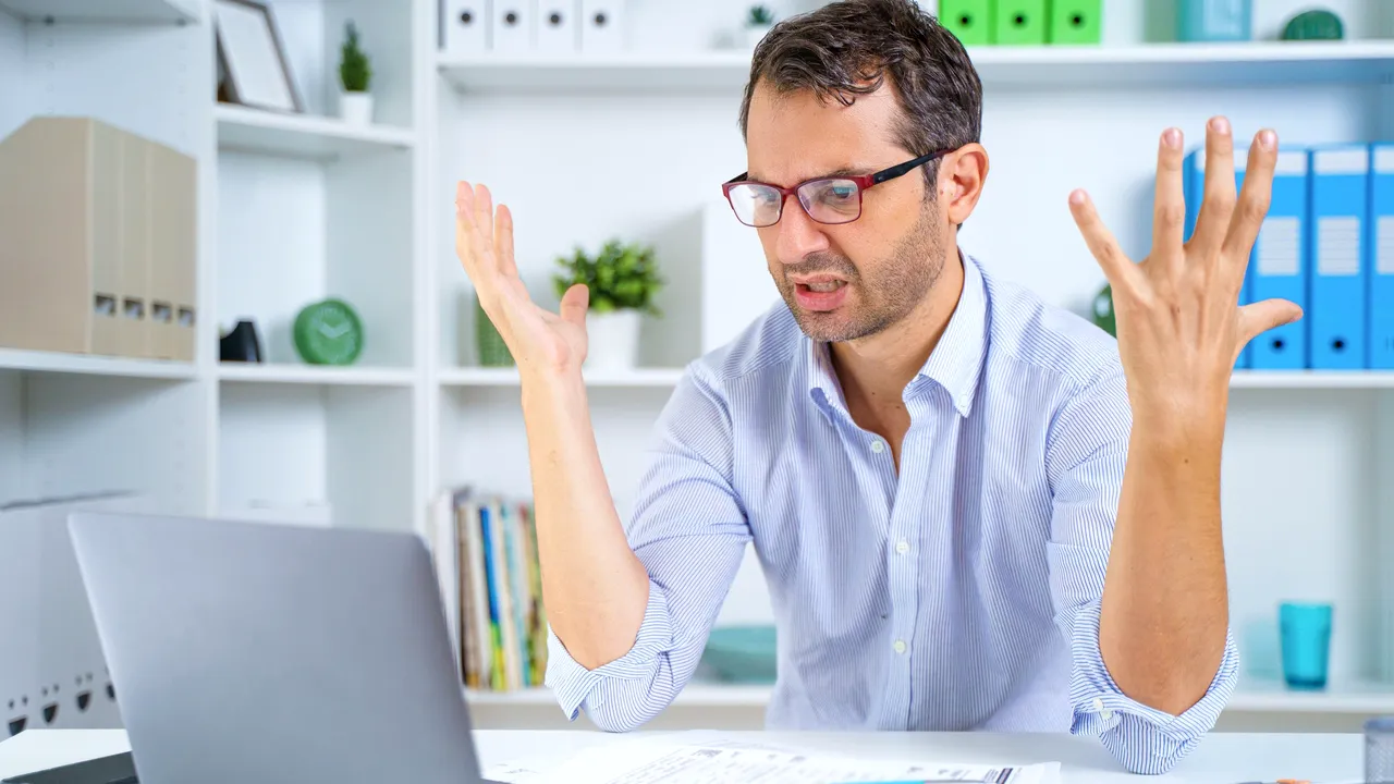 De ce sunt nemulţumiţi angajaţii români? Iată principalele motive care produc supărare în rândul salariaţilor